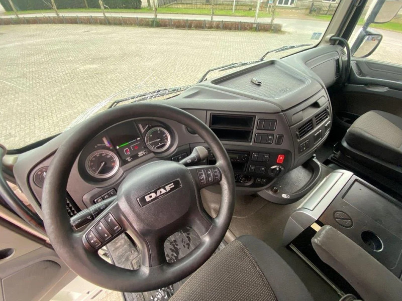 Interior photo 2: Tractor unit DAF XF106-460 / DOUBLE TANK / DEB / FRIDGE / 2XBED / AUTOMATIC / EURO-6 / 2014