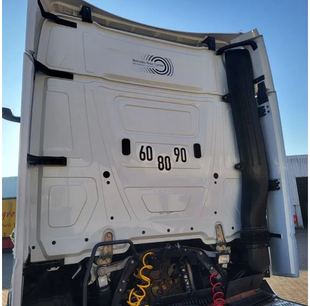 Tractor unit Mercedes-Benz ACTROS 1863 / ENGINE RUNNING / RETARDER / PARK-COOL /HYDRAULICS / ONLY: 268593KM / GIGA-SPACE / MIRRORCAM / AUTOMATIC / EURO-6 /: picture 7 Tractor unit Mercedes-Benz ACTROS 1863 / ENGINE RUNNING / RETARDER / PARK-COOL /HYDRAULICS / ONLY: 268593KM / GIGA-SPACE / MIRRORCAM / AUTOMATIC / EURO-6 /: picture 7