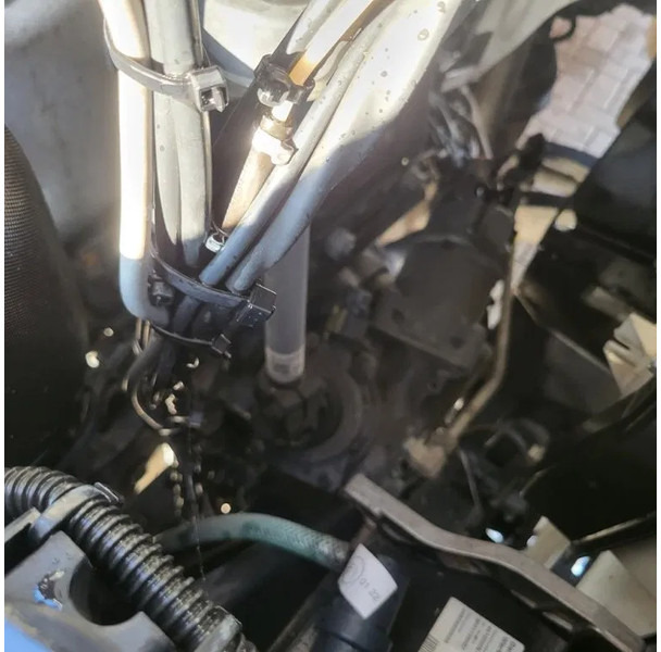 Tractor unit Mercedes-Benz ACTROS 1863 / ENGINE RUNNING / RETARDER / PARK-COOL /HYDRAULICS / ONLY: 268593KM / GIGA-SPACE / MIRRORCAM / AUTOMATIC / EURO-6 /: picture 15 Tractor unit Mercedes-Benz ACTROS 1863 / ENGINE RUNNING / RETARDER / PARK-COOL /HYDRAULICS / ONLY: 268593KM / GIGA-SPACE / MIRRORCAM / AUTOMATIC / EURO-6 /: picture 15