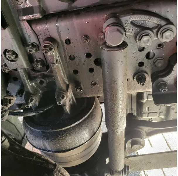 Tractor unit Mercedes-Benz ACTROS 1863 / ENGINE RUNNING / RETARDER / PARK-COOL /HYDRAULICS / ONLY: 268593KM / GIGA-SPACE / MIRRORCAM / AUTOMATIC / EURO-6 /: picture 19 Tractor unit Mercedes-Benz ACTROS 1863 / ENGINE RUNNING / RETARDER / PARK-COOL /HYDRAULICS / ONLY: 268593KM / GIGA-SPACE / MIRRORCAM / AUTOMATIC / EURO-6 /: picture 19