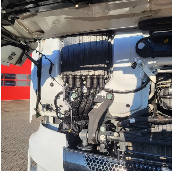 Tractor unit Mercedes-Benz ACTROS 1863 / ENGINE RUNNING / RETARDER / PARK-COOL /HYDRAULICS / ONLY: 268593KM / GIGA-SPACE / MIRRORCAM / AUTOMATIC / EURO-6 /: picture 13 Tractor unit Mercedes-Benz ACTROS 1863 / ENGINE RUNNING / RETARDER / PARK-COOL /HYDRAULICS / ONLY: 268593KM / GIGA-SPACE / MIRRORCAM / AUTOMATIC / EURO-6 /: picture 13