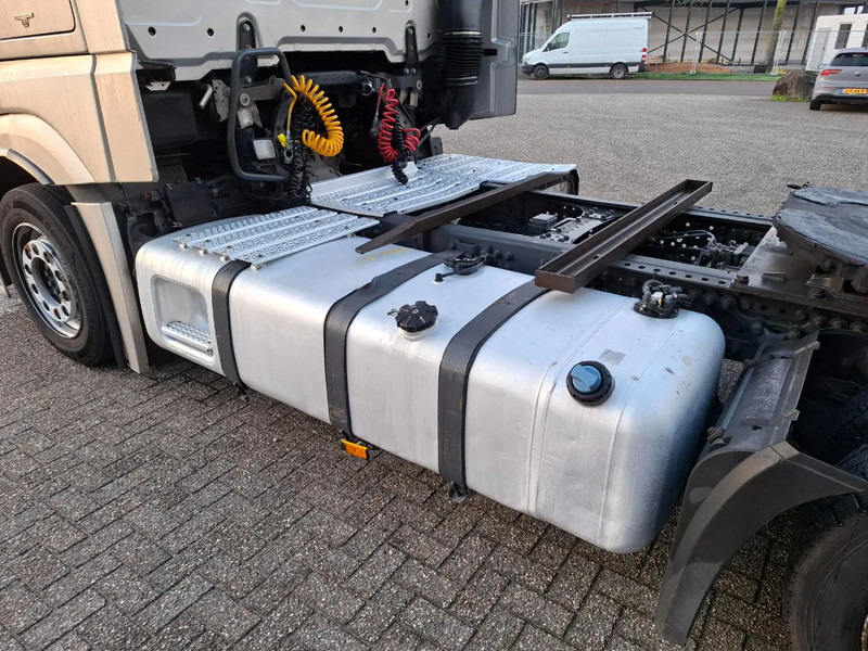 Tractor unit Mercedes-Benz Actros 1842 / NL TRUCK / MEGA / TUV:12-02-2026 / GIGASPACE / ONLY:526303 KM / SMART TACHO / AUTOMATIC / EURO-6 / 2012: picture 8 Tractor unit Mercedes-Benz Actros 1842 / NL TRUCK / MEGA / TUV:12-02-2026 / GIGASPACE / ONLY:526303 KM / SMART TACHO / AUTOMATIC / EURO-6 / 2012: picture 8