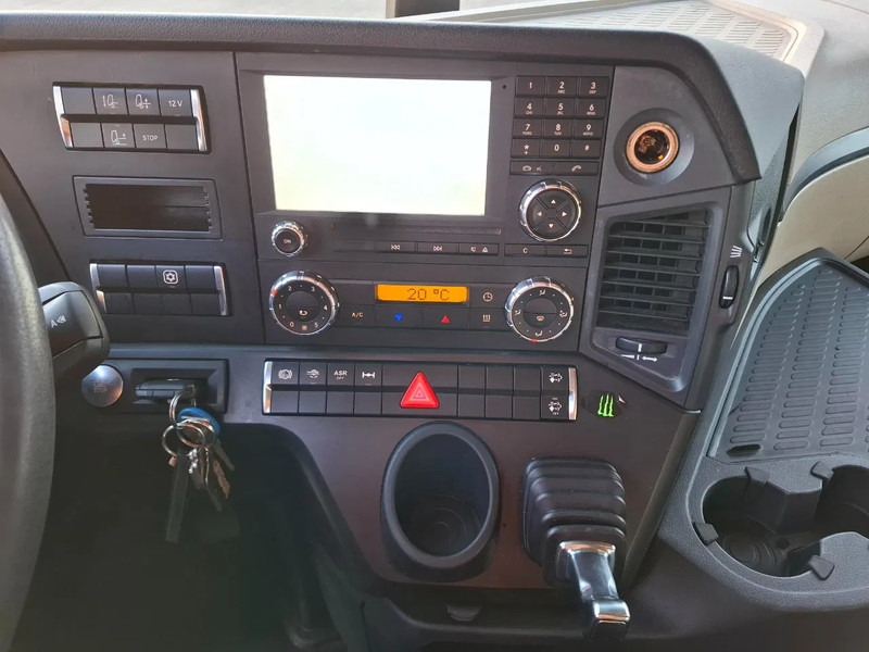 Tractor unit Mercedes-Benz Actros 1842 / NL TRUCK / MEGA / TUV:12-02-2026 / GIGASPACE / ONLY:526303 KM / SMART TACHO / AUTOMATIC / EURO-6 / 2012: picture 17 Tractor unit Mercedes-Benz Actros 1842 / NL TRUCK / MEGA / TUV:12-02-2026 / GIGASPACE / ONLY:526303 KM / SMART TACHO / AUTOMATIC / EURO-6 / 2012: picture 17