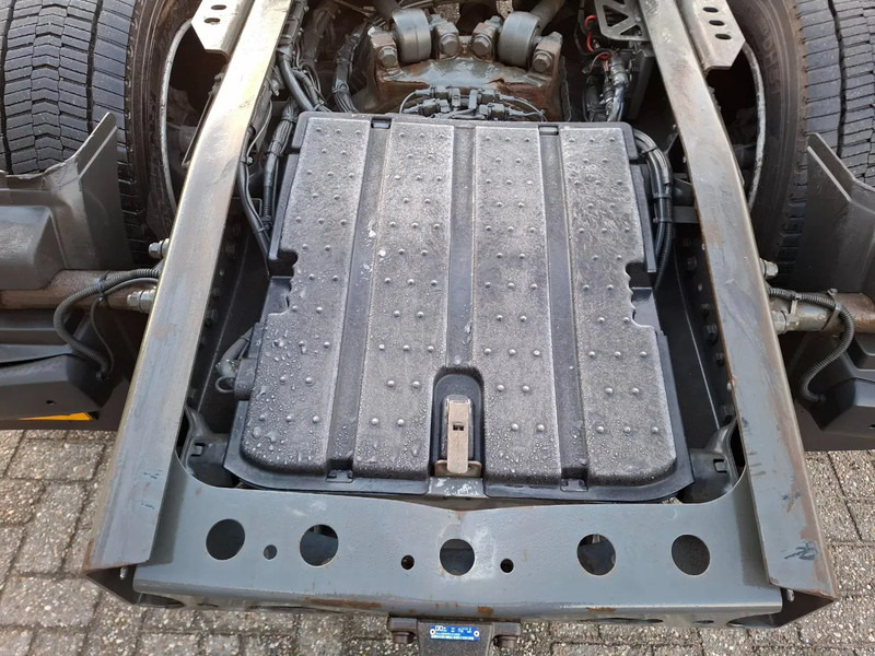 Tractor unit Mercedes-Benz Actros 1842 / NL TRUCK / MEGA / TUV:12-02-2026 / GIGASPACE / ONLY:526303 KM / SMART TACHO / AUTOMATIC / EURO-6 / 2012: picture 9 Tractor unit Mercedes-Benz Actros 1842 / NL TRUCK / MEGA / TUV:12-02-2026 / GIGASPACE / ONLY:526303 KM / SMART TACHO / AUTOMATIC / EURO-6 / 2012: picture 9