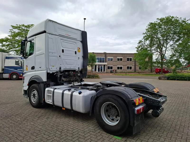 Mercedes-Benz Actros 1945 / HYDRAULICS / SMART TACHO / ONLY:743899 KM / 2XBED / FRIDGE / AUTOMATIC / EURO-6 / 2018 - Tractor unit: picture 3 Mercedes-Benz Actros 1945 / HYDRAULICS / SMART TACHO / ONLY:743899 KM / 2XBED / FRIDGE / AUTOMATIC / EURO-6 / 2018 - Tractor unit: picture 3