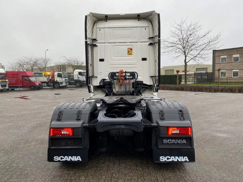 Scania R520 / AUTOMATIC / NAVI /LWDS / PARK-COOL / EURO-6 / 2017 - Tractor unit: picture 4 Scania R520 / AUTOMATIC / NAVI /LWDS / PARK-COOL / EURO-6 / 2017 - Tractor unit: picture 4