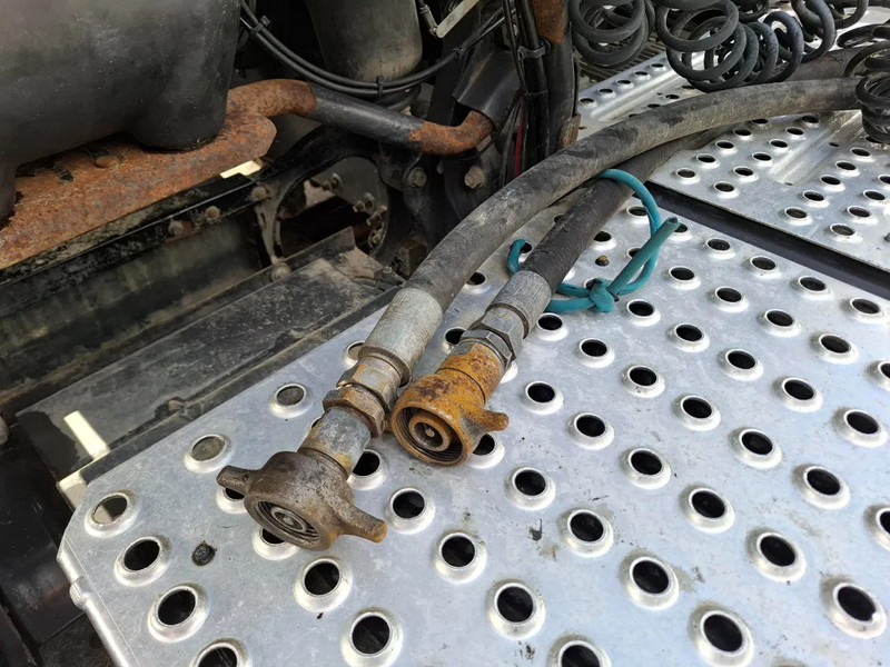Tractor unit Volvo FH13-540 / HYDRAULICS / VEB+ / TUV:01-04-2026 / FRIDGE / AIRCO / SIDESKIRTS / AUTOMATIC / EURO-5 / 2012: picture 9