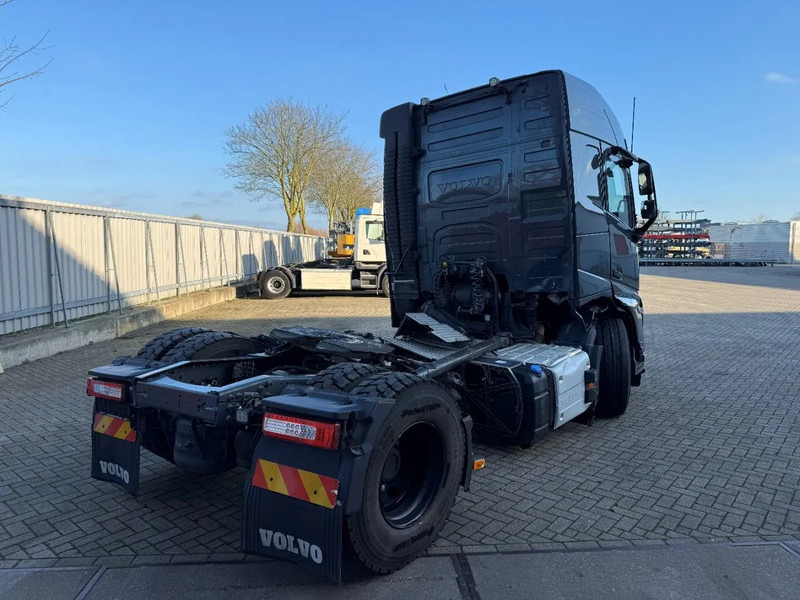 Volvo FH5-460 / VEB+ / HYDRAULICS / I-PARKCOOL / ONLY:188538 KM / FULL-AIR / ACC / LWDS / AUTOMATIC / EURO-6 / 2023 - Tractor unit: picture 4 Volvo FH5-460 / VEB+ / HYDRAULICS / I-PARKCOOL / ONLY:188538 KM / FULL-AIR / ACC / LWDS / AUTOMATIC / EURO-6 / 2023 - Tractor unit: picture 4