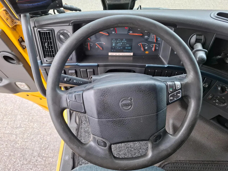 Leasing of Volvo FH13-420 / NL TRUCK / PLATFORM 2000KG / AIRCO / FRIDGE / AUTOMATIC / EURO-5 / 2010 Volvo FH13-420 / NL TRUCK / PLATFORM 2000KG / AIRCO / FRIDGE / AUTOMATIC / EURO-5 / 2010: picture 17 Leasing of Volvo FH13-420 / NL TRUCK / PLATFORM 2000KG / AIRCO / FRIDGE / AUTOMATIC / EURO-5 / 2010 Volvo FH13-420 / NL TRUCK / PLATFORM 2000KG / AIRCO / FRIDGE / AUTOMATIC / EURO-5 / 2010: picture 17