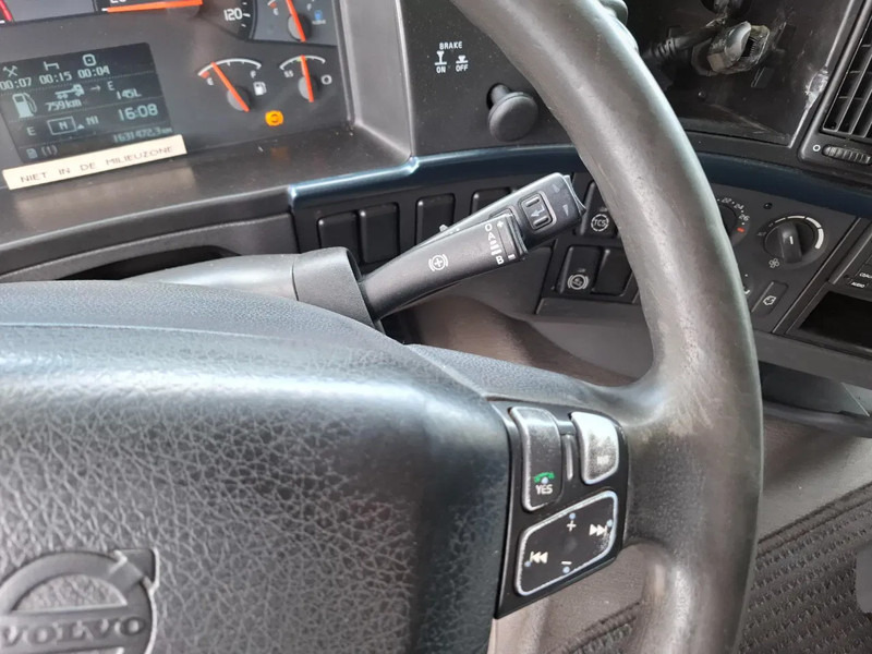 Leasing of Volvo FH13-420 / NL TRUCK / PLATFORM 2000KG / AIRCO / FRIDGE / AUTOMATIC / EURO-5 / 2010 Volvo FH13-420 / NL TRUCK / PLATFORM 2000KG / AIRCO / FRIDGE / AUTOMATIC / EURO-5 / 2010: picture 19 Leasing of Volvo FH13-420 / NL TRUCK / PLATFORM 2000KG / AIRCO / FRIDGE / AUTOMATIC / EURO-5 / 2010 Volvo FH13-420 / NL TRUCK / PLATFORM 2000KG / AIRCO / FRIDGE / AUTOMATIC / EURO-5 / 2010: picture 19