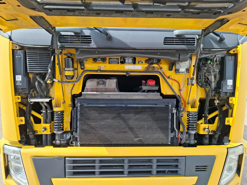 Leasing of Volvo FH13-420 / NL TRUCK / PLATFORM 2000KG / AIRCO / FRIDGE / AUTOMATIC / EURO-5 / 2010 Volvo FH13-420 / NL TRUCK / PLATFORM 2000KG / AIRCO / FRIDGE / AUTOMATIC / EURO-5 / 2010: picture 12 Leasing of Volvo FH13-420 / NL TRUCK / PLATFORM 2000KG / AIRCO / FRIDGE / AUTOMATIC / EURO-5 / 2010 Volvo FH13-420 / NL TRUCK / PLATFORM 2000KG / AIRCO / FRIDGE / AUTOMATIC / EURO-5 / 2010: picture 12