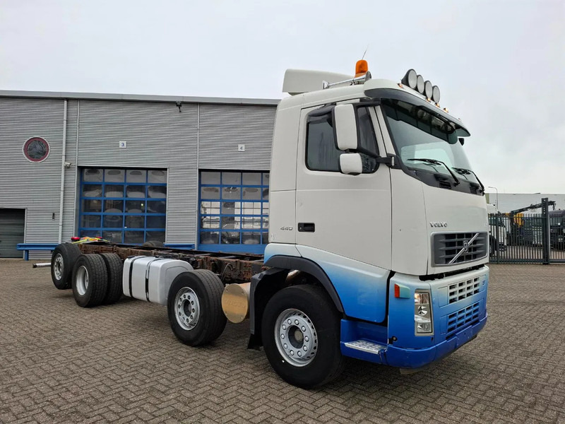 Volvo FH13-440 / RETARDER / LIFT+LENKACHSE / AIRCO / MANUAL / EURO-3 / 2006 - Cab chassis truck: picture 2 Volvo FH13-440 / RETARDER / LIFT+LENKACHSE / AIRCO / MANUAL / EURO-3 / 2006 - Cab chassis truck: picture 2