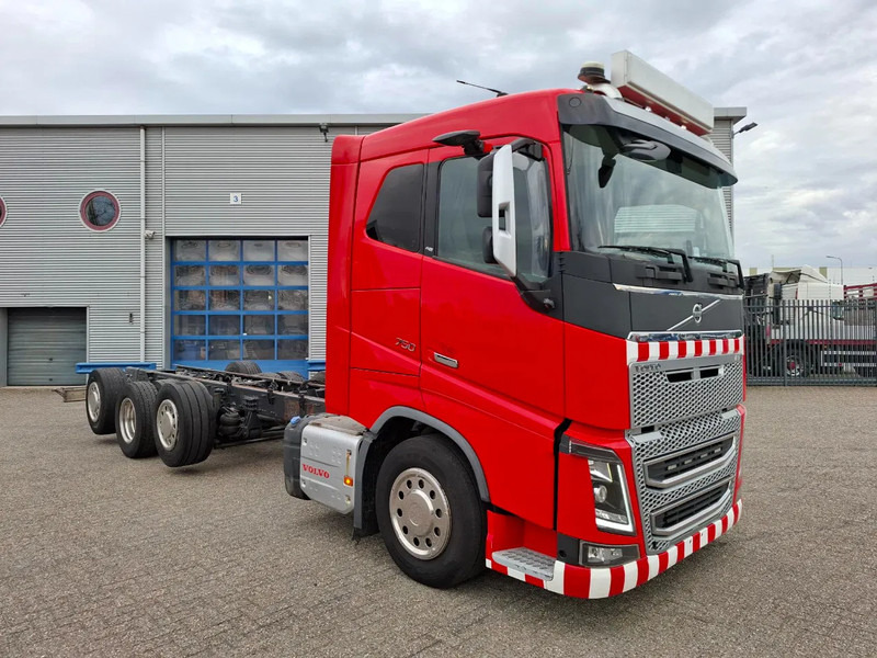 Volvo FH16-750 / VEB+ / ONLY:349761 KM / 9TON FRONT AXLE / INLINER / TECHNICAL 60TON / FULL-AIR / AUTOMATIC / EURO-6 / 2016 - Cab chassis truck: picture 2 Volvo FH16-750 / VEB+ / ONLY:349761 KM / 9TON FRONT AXLE / INLINER / TECHNICAL 60TON / FULL-AIR / AUTOMATIC / EURO-6 / 2016 - Cab chassis truck: picture 2