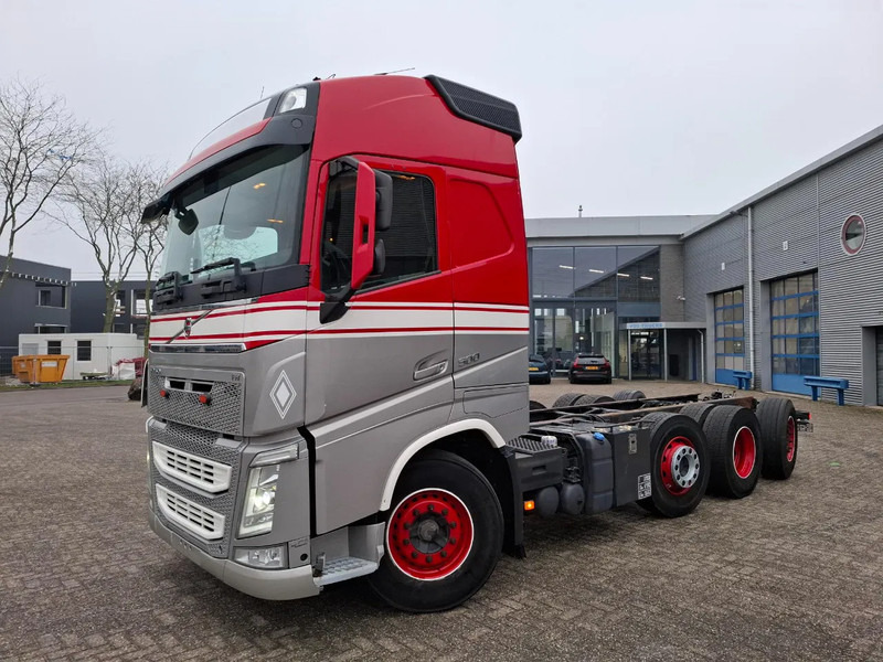 Volvo FH4-500 / 8X2 / VEB+ / HYDRAULICS / ONLY:534126 KM / 2XLIFT+LENKACHSE / INLINER / TECHNICAL 60 TON / 9TON FRONT AXLE / FULL-AIR - Cab chassis truck: picture 1 Volvo FH4-500 / 8X2 / VEB+ / HYDRAULICS / ONLY:534126 KM / 2XLIFT+LENKACHSE / INLINER / TECHNICAL 60 TON / 9TON FRONT AXLE / FULL-AIR - Cab chassis truck: picture 1