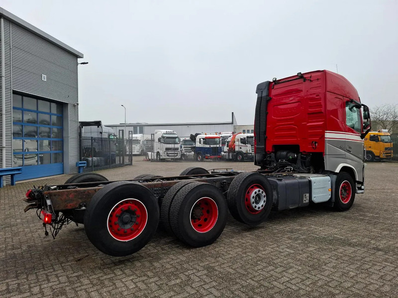 Volvo FH4-500 / 8X2 / VEB+ / HYDRAULICS / ONLY:534126 KM / 2XLIFT+LENKACHSE / INLINER / TECHNICAL 60 TON / 9TON FRONT AXLE / FULL-AIR - Cab chassis truck: picture 5 Volvo FH4-500 / 8X2 / VEB+ / HYDRAULICS / ONLY:534126 KM / 2XLIFT+LENKACHSE / INLINER / TECHNICAL 60 TON / 9TON FRONT AXLE / FULL-AIR - Cab chassis truck: picture 5
