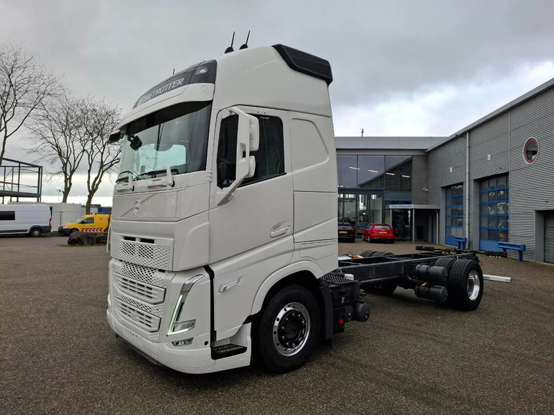 Volvo FH5-500 / XL / VEB+ / I-SAVE / I-PARKCOOL / ONLY:175784 KM / GERMAN TRUCK / FULL-AIR / WB:490 / ALCOA / LEATHER / 2023 - Cab chassis truck: picture 1 Volvo FH5-500 / XL / VEB+ / I-SAVE / I-PARKCOOL / ONLY:175784 KM / GERMAN TRUCK / FULL-AIR / WB:490 / ALCOA / LEATHER / 2023 - Cab chassis truck: picture 1
