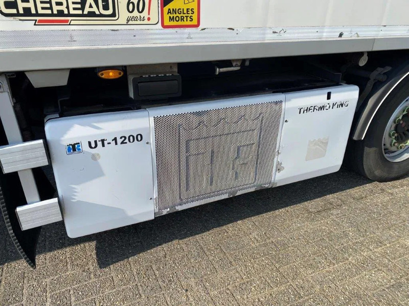Refrigerator truck Volvo FM4-420 / COMPLETE COOL+FREEZE COMBI / CHEREAU / THROUGH-LOADING SYSTEM / 2XPLATFORM DHOLLANDIA / FREEZING LOCK / AUTOMATIC / EU: picture 20