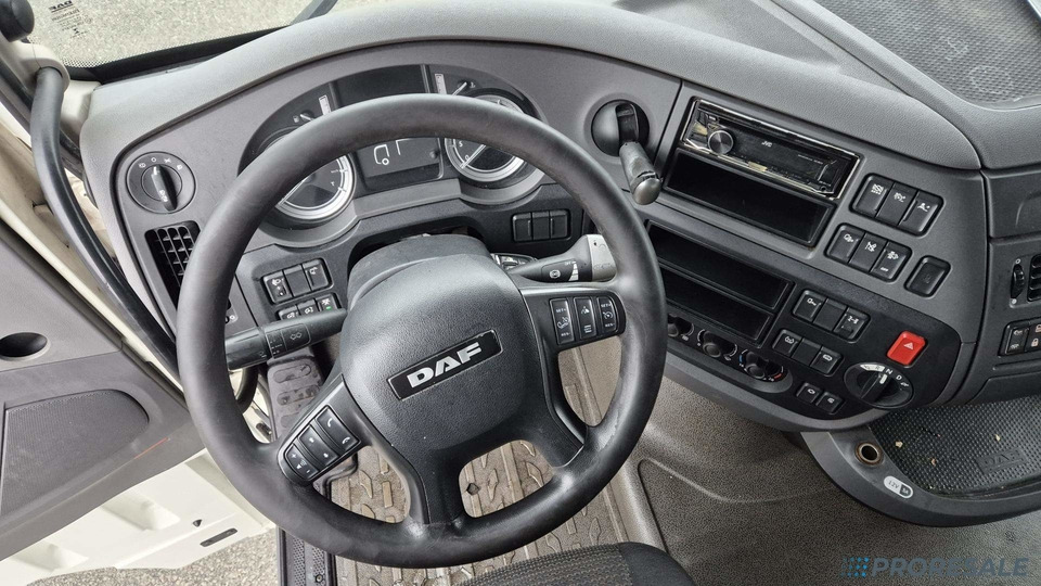 DAF XF 460 FT LOW DECK SSC EURO 6 - Tractor unit: picture 4 DAF XF 460 FT LOW DECK SSC EURO 6 - Tractor unit: picture 4