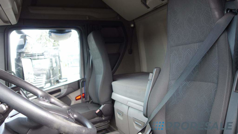 SCANIA R450 N323 LOW DECK EURO 6 - Tractor unit: picture 5 SCANIA R450 N323 LOW DECK EURO 6 - Tractor unit: picture 5