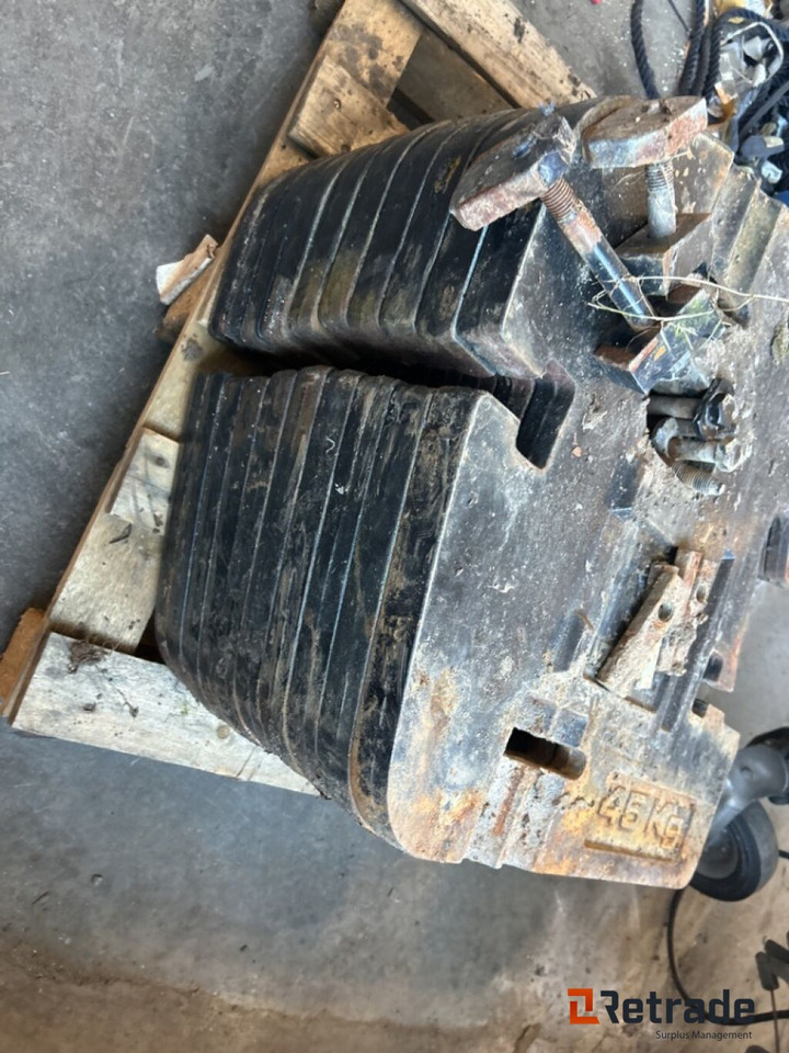 10 stk Front vekter til traktor - Counterweight: picture 2 10 stk Front vekter til traktor - Counterweight: picture 2