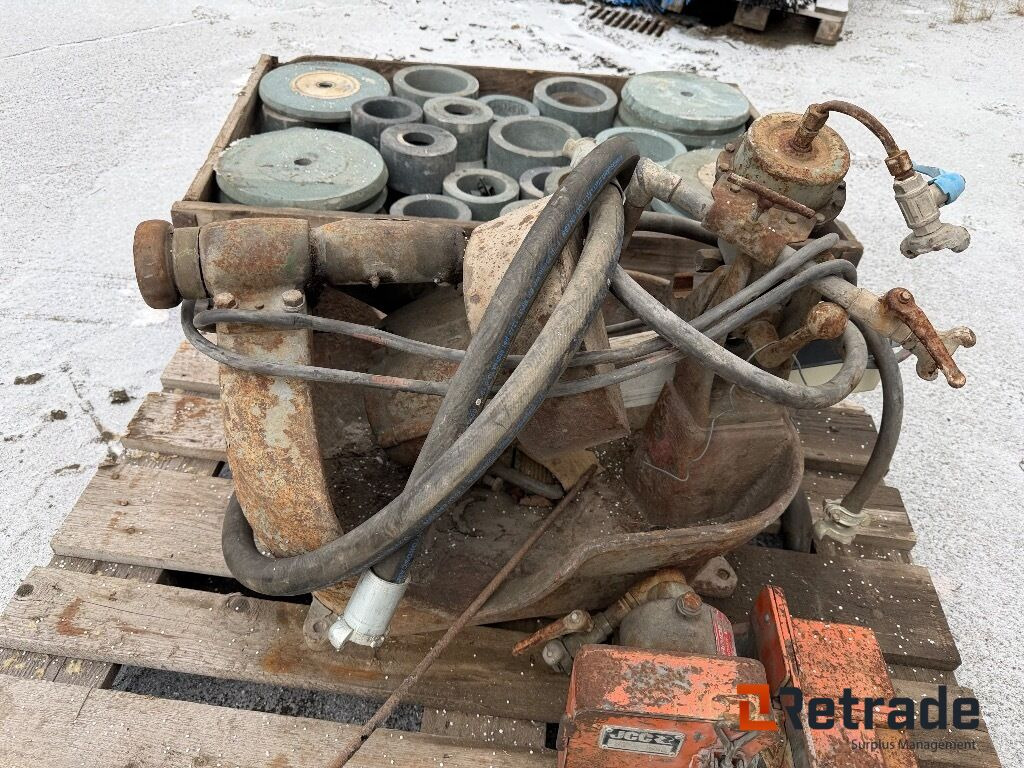 2 Slipmaskiner för mejselstål till bergborrmaskin - Construction equipment: picture 4 2 Slipmaskiner för mejselstål till bergborrmaskin - Construction equipment: picture 4