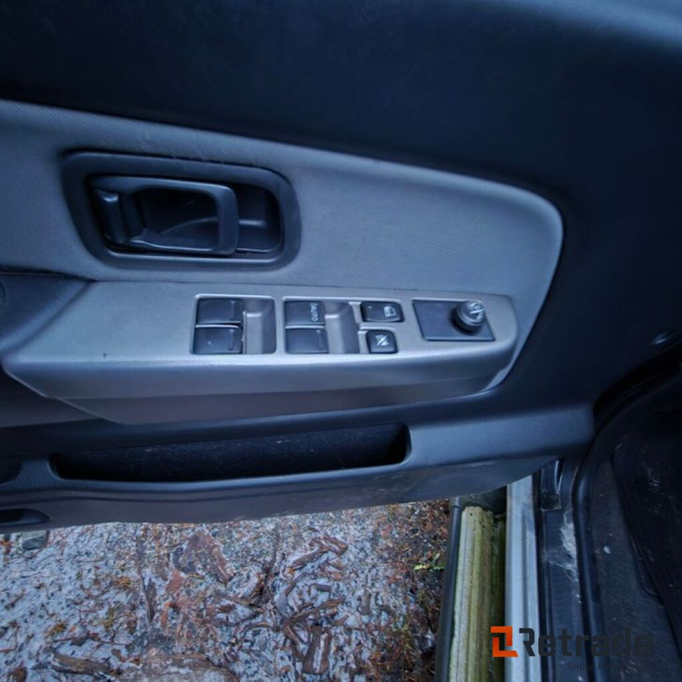 2005mod Nissan Navara 2.5td dobbelcabiner - Car: picture 2 2005mod Nissan Navara 2.5td dobbelcabiner - Car: picture 2