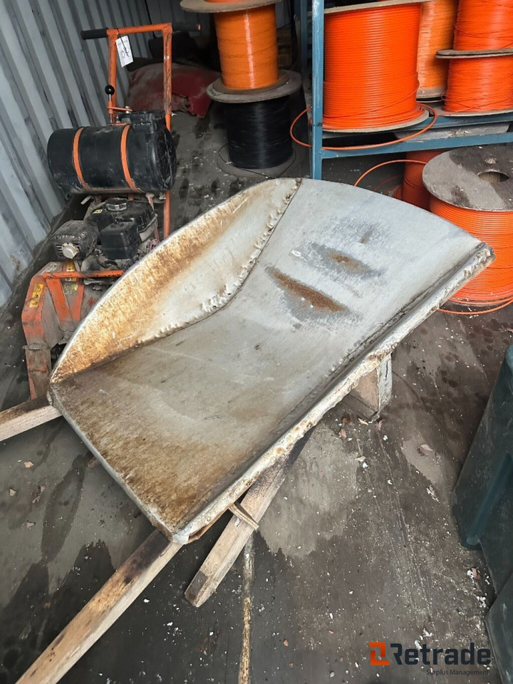 2stk. Asfaltspader + trillebår - Asphalt machine: picture 1 2stk. Asfaltspader + trillebår - Asphalt machine: picture 1