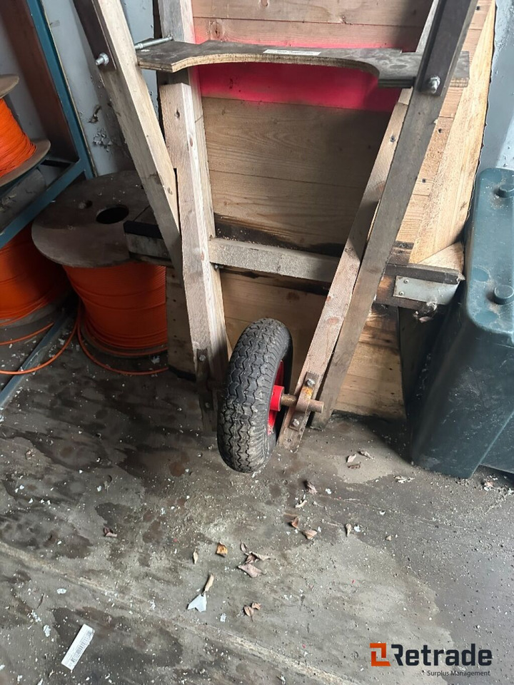 2stk. Asfaltspader + trillebår - Asphalt machine: picture 3 2stk. Asfaltspader + trillebår - Asphalt machine: picture 3