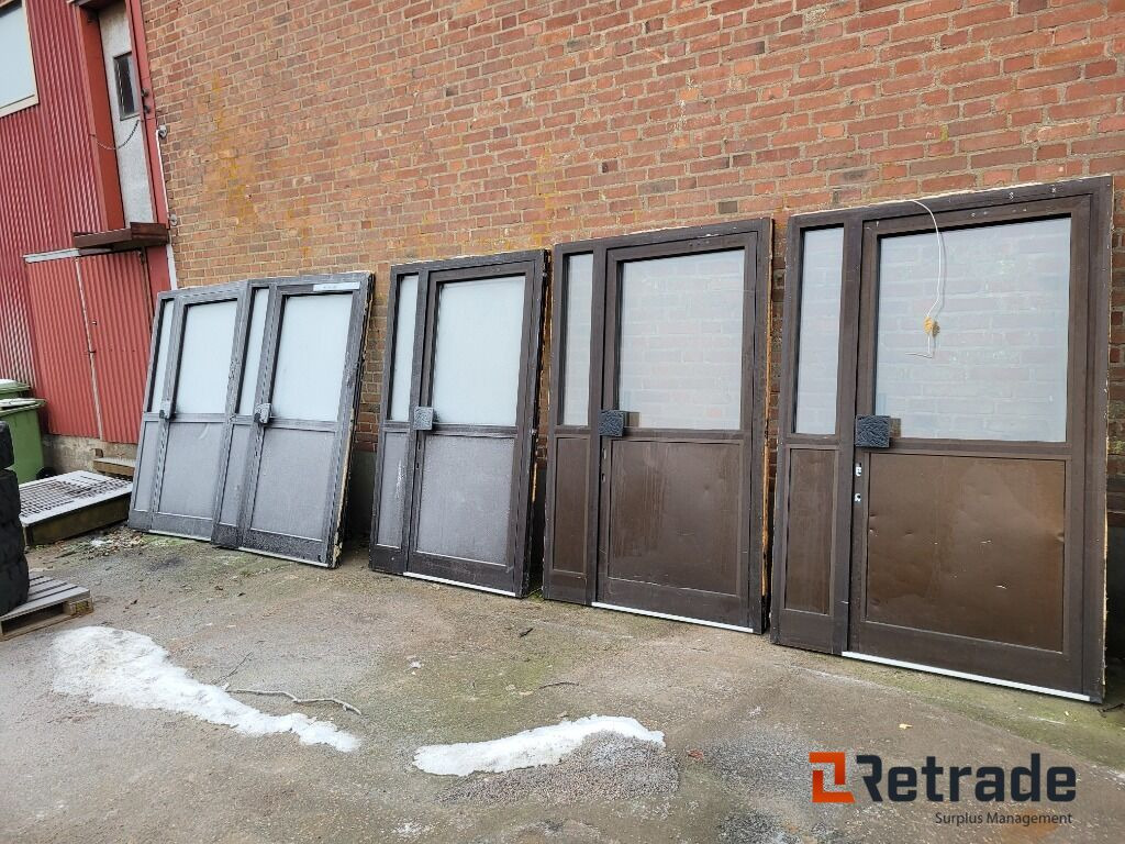 7 st dörrar i aluminum med fönsterparti - Tool/ Equipment: picture 3 7 st dörrar i aluminum med fönsterparti - Tool/ Equipment: picture 3
