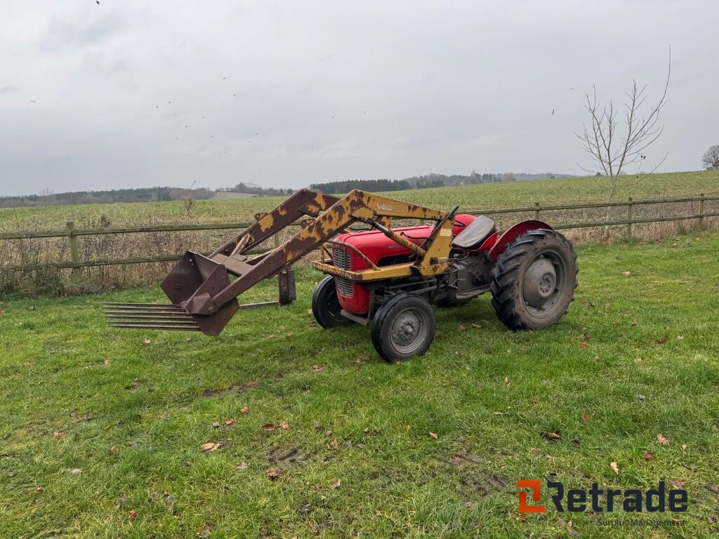 Massey Ferguson 135 traktor - Agricultural machinery: picture 1 Massey Ferguson 135 traktor - Agricultural machinery: picture 1