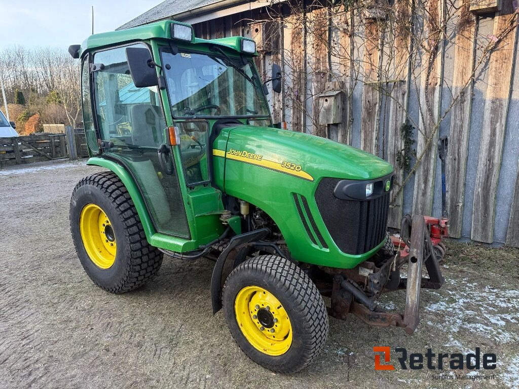 Traktor John Deere 3520-007 4WD med Stensballe frontlift - Agricultural machinery: picture 1 Traktor John Deere 3520-007 4WD med Stensballe frontlift - Agricultural machinery: picture 1