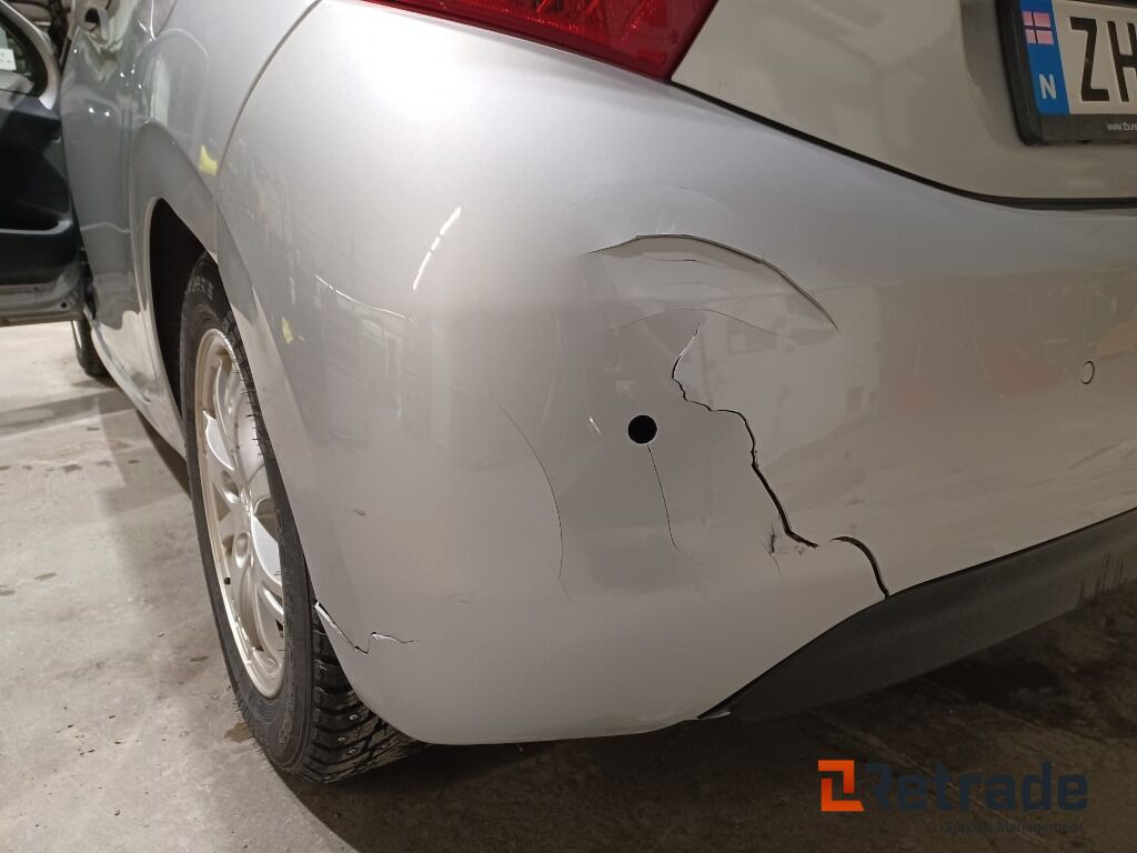 Bil Peugeot 208 Automat - Car: picture 4 Bil Peugeot 208 Automat - Car: picture 4