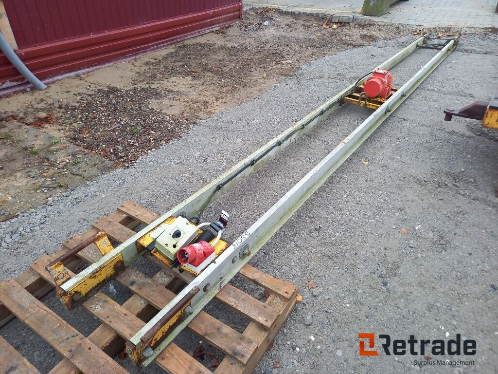 Bjælke vibrtor 4824-001 - Construction equipment: picture 1 Bjælke vibrtor 4824-001 - Construction equipment: picture 1