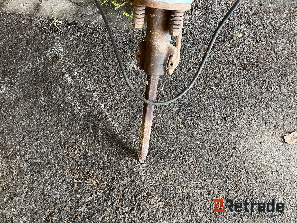 Bosch 2000W betonhammer GSH 27 VC 230 volt effekt 2000W. - Construction equipment: picture 4 Bosch 2000W betonhammer GSH 27 VC 230 volt effekt 2000W. - Construction equipment: picture 4