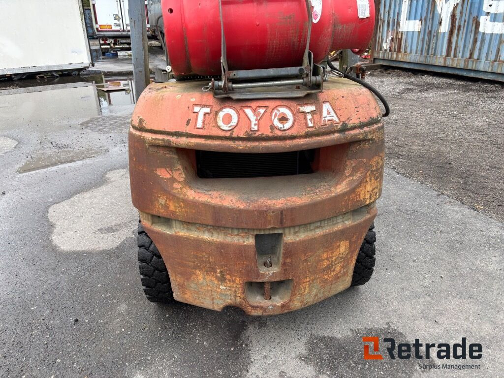 Toyota FGF 25 gass truck - Industrial equipment: picture 4 Toyota FGF 25 gass truck - Industrial equipment: picture 4