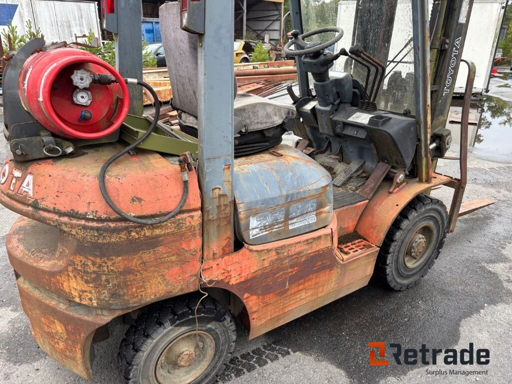 Toyota FGF 25 gass truck - Industrial equipment: picture 5 Toyota FGF 25 gass truck - Industrial equipment: picture 5