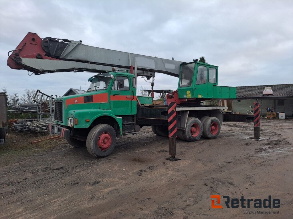 Kranbil Mobilkran Essemko 8306 Volvo N10 - Mobile crane: picture 1 Kranbil Mobilkran Essemko 8306 Volvo N10 - Mobile crane: picture 1