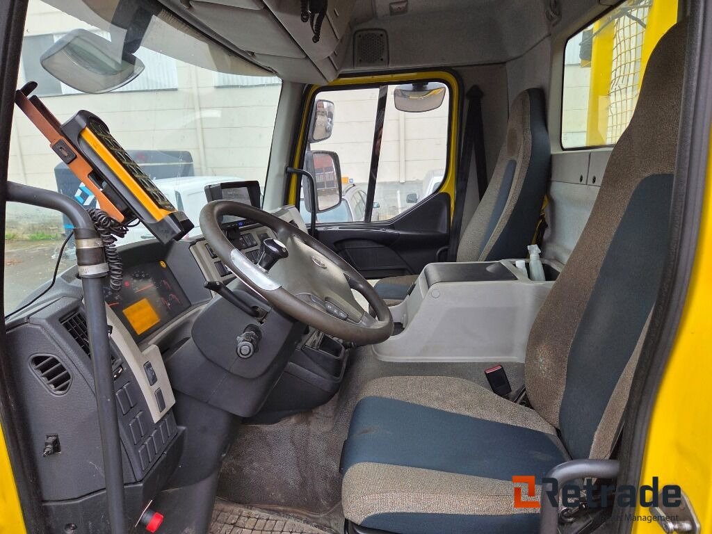 Liftdumper Volvo FE 250 - Skip loader truck: picture 5 Liftdumper Volvo FE 250 - Skip loader truck: picture 5