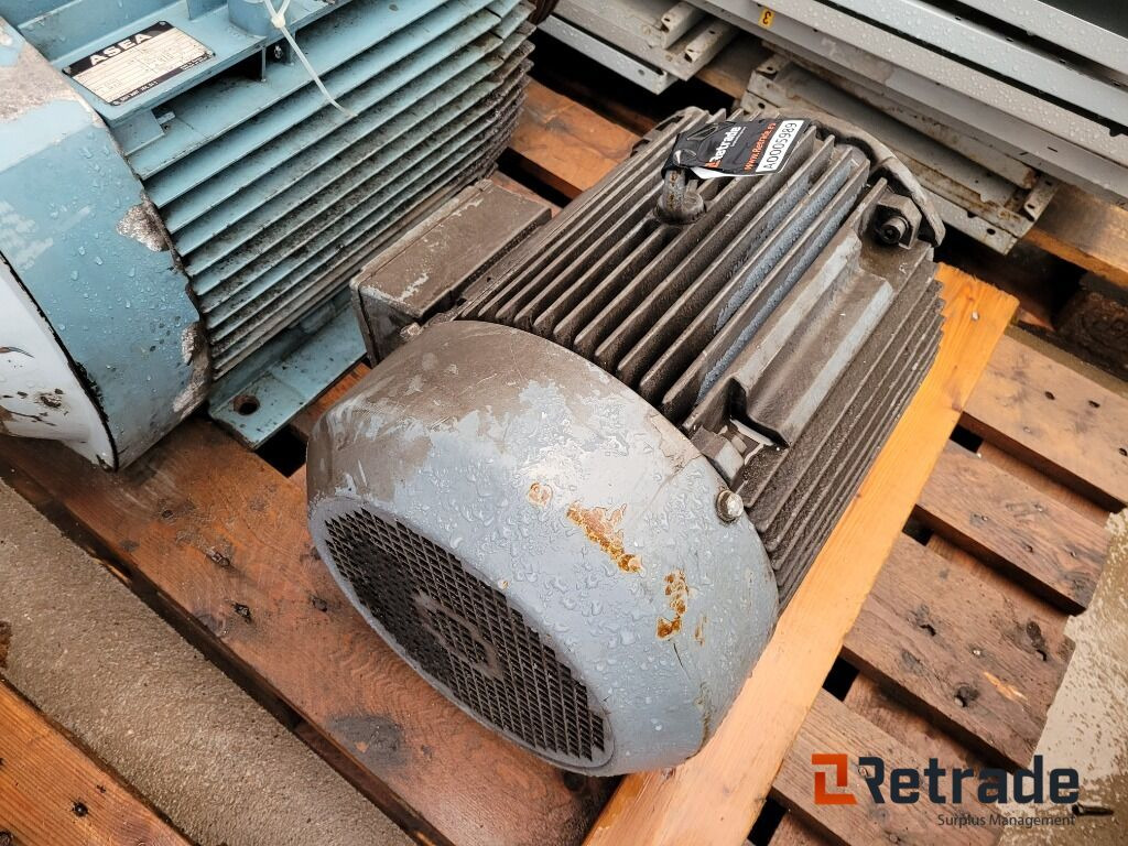 Elmotor SEW-Eurodrive RV82 DV160L4 - Other machinery: picture 3 Elmotor SEW-Eurodrive RV82 DV160L4 - Other machinery: picture 3