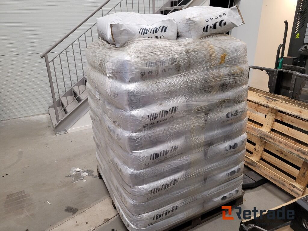 Gummigranulat Genan Ultra coarse - Other machinery: picture 1 Gummigranulat Genan Ultra coarse - Other machinery: picture 1