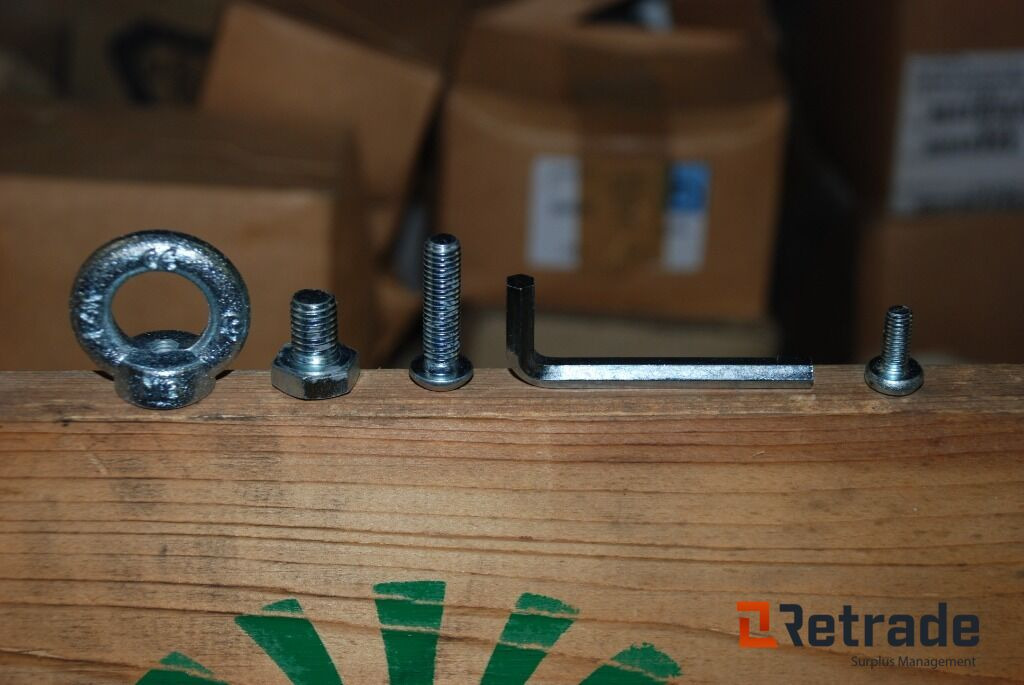 Parti med diverse skruv och bult - Tool/ Equipment: picture 1 Parti med diverse skruv och bult - Tool/ Equipment: picture 1