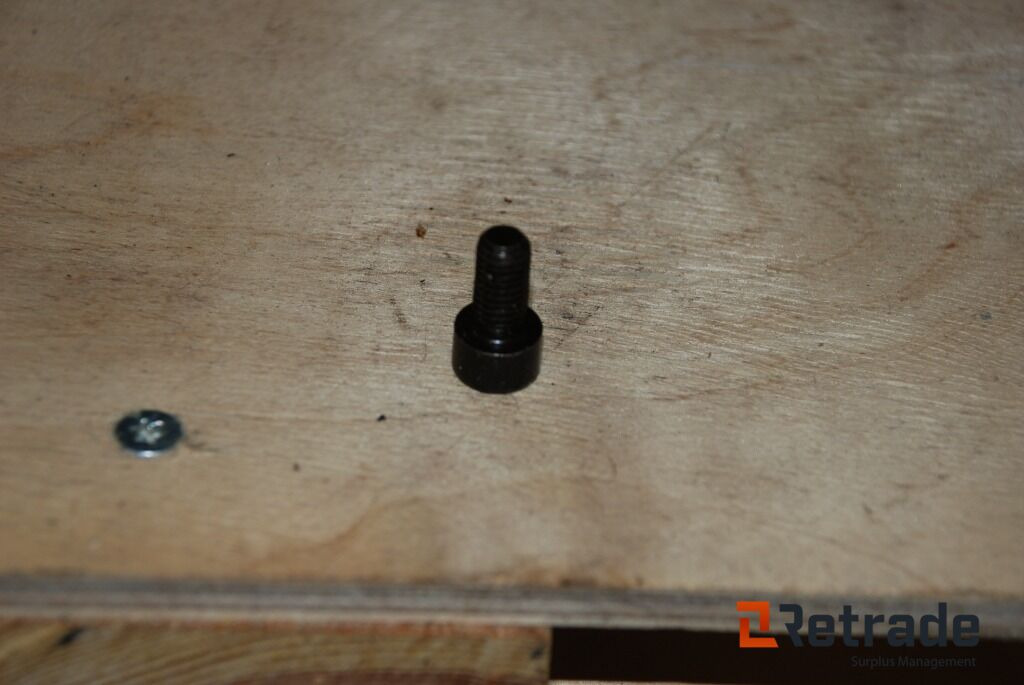 Parti med diverse skruv och bult - Tool/ Equipment: picture 5 Parti med diverse skruv och bult - Tool/ Equipment: picture 5