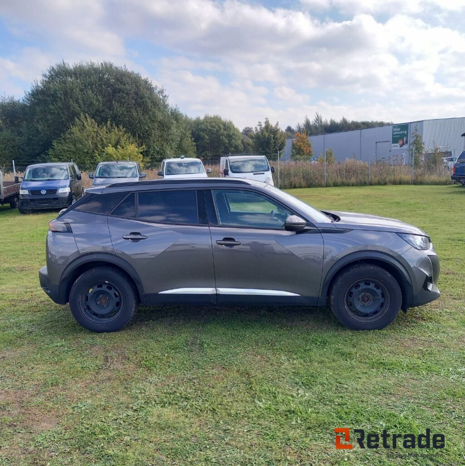 Peugeot 2008 SUV Blue Tdi 110 - Car: picture 5 Peugeot 2008 SUV Blue Tdi 110 - Car: picture 5
