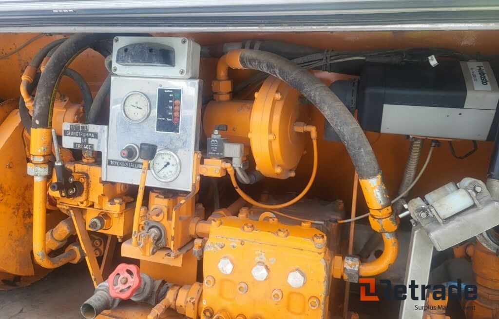 Tank truck Scania P360 Slamsuger med spyleutstyr – 2011: picture 17