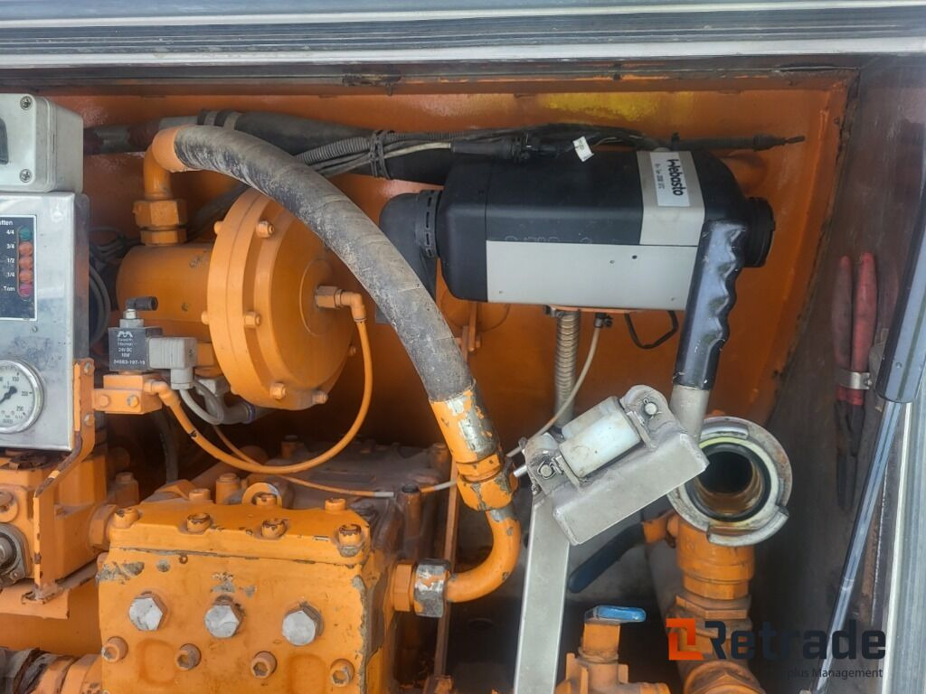 Tank truck Scania P360 Slamsuger med spyleutstyr – 2011: picture 16