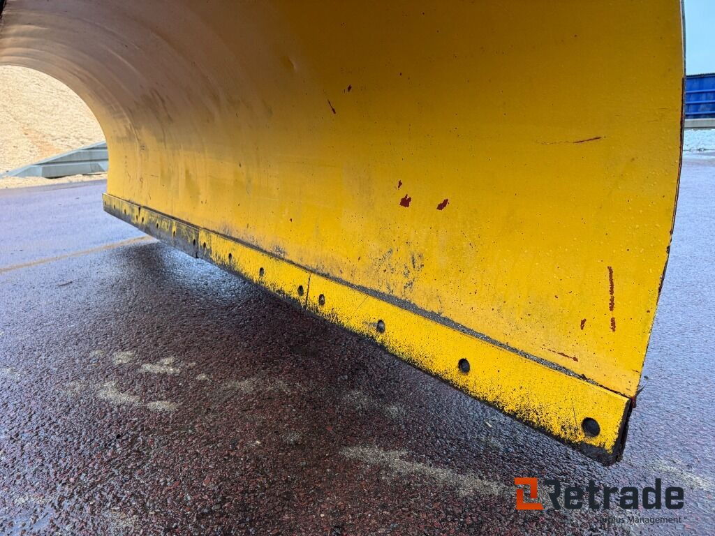 Tractor unit, Utility/ Special vehicle Dragbil Scania P94 6x2 motorredskap med plog: picture 44 Tractor unit, Utility/ Special vehicle Dragbil Scania P94 6x2 motorredskap med plog: picture 44