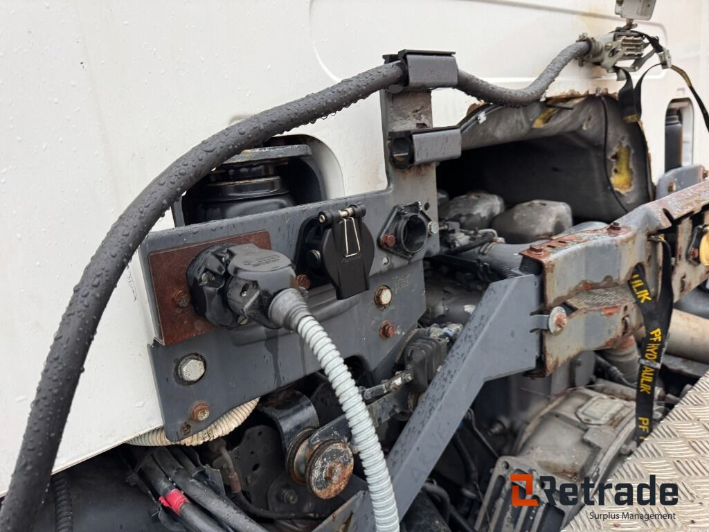 Tractor unit, Utility/ Special vehicle Dragbil Scania P94 6x2 motorredskap med plog: picture 33 Tractor unit, Utility/ Special vehicle Dragbil Scania P94 6x2 motorredskap med plog: picture 33