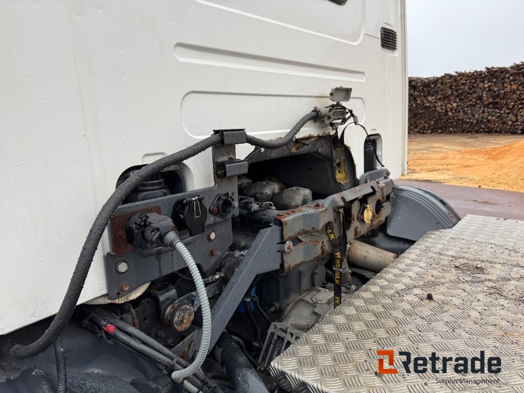 Tractor unit, Utility/ Special vehicle Dragbil Scania P94 6x2 motorredskap med plog: picture 32 Tractor unit, Utility/ Special vehicle Dragbil Scania P94 6x2 motorredskap med plog: picture 32