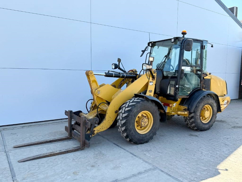Cat 906H - Auto Greasing / Quick Coupler - Wheel loader: picture 2 Cat 906H - Auto Greasing / Quick Coupler - Wheel loader: picture 2