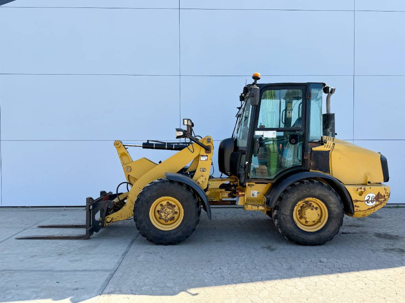 Cat 906H - Auto Greasing / Quick Coupler - Wheel loader: picture 1 Cat 906H - Auto Greasing / Quick Coupler - Wheel loader: picture 1
